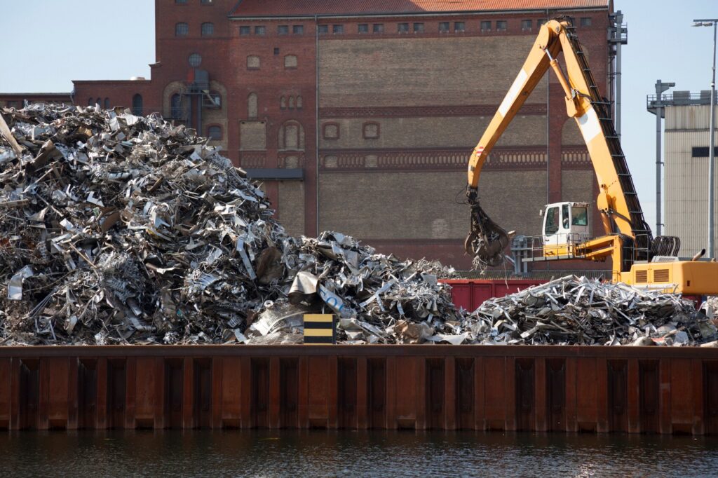 Cómo el Reciclaje de Metales en Huelva y Cádiz Contribuye a la Economía Circular 2025